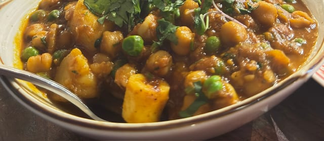 Chana Masala Curry With Rice.